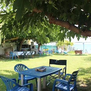 https://marias-apartments-kalivai-crete.rethymnohotels.net